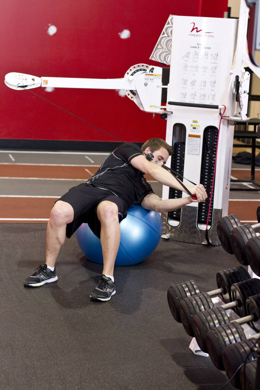 Cable Russian Twists — end position