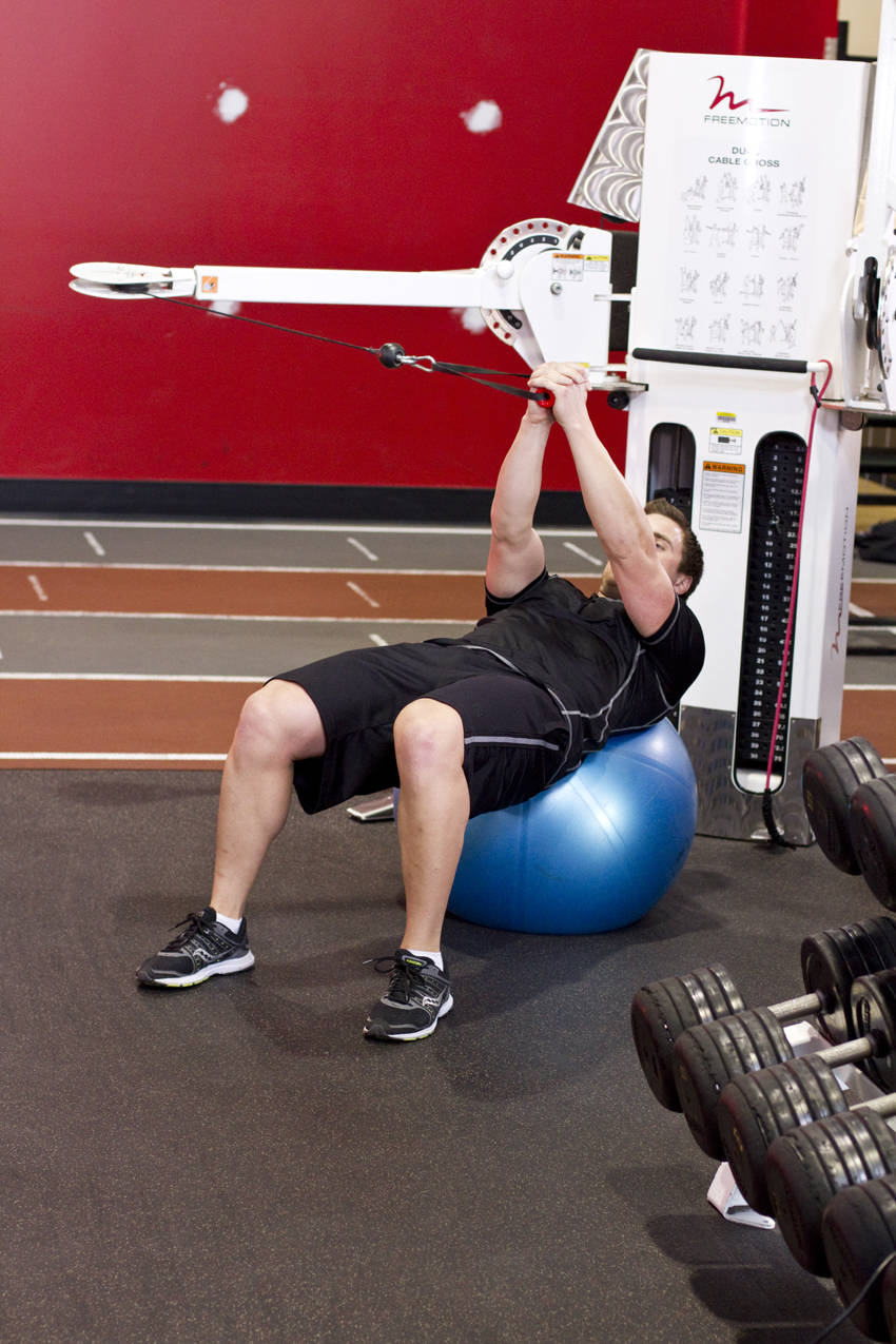 Cable Russian Twists — starting position
