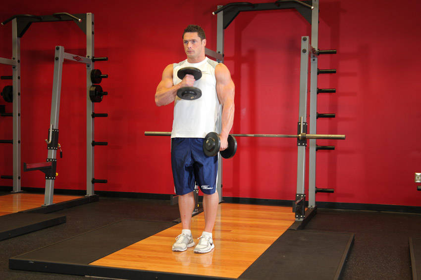 Cross Body Hammer Curl — starting position