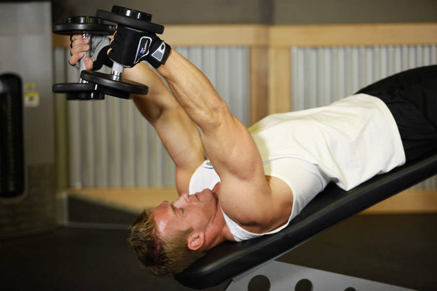 Decline Dumbbell Triceps Extension — starting position