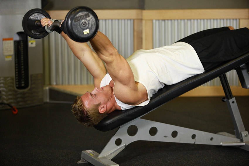 Decline EZ Bar Triceps Extension — starting position