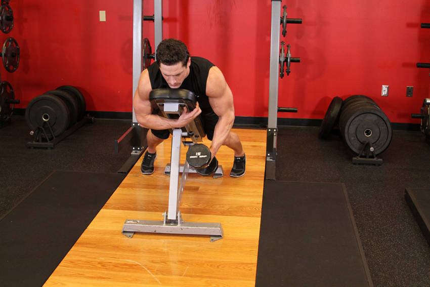 Dumbbell Lying One-Arm Rear Lateral Raise — starting position