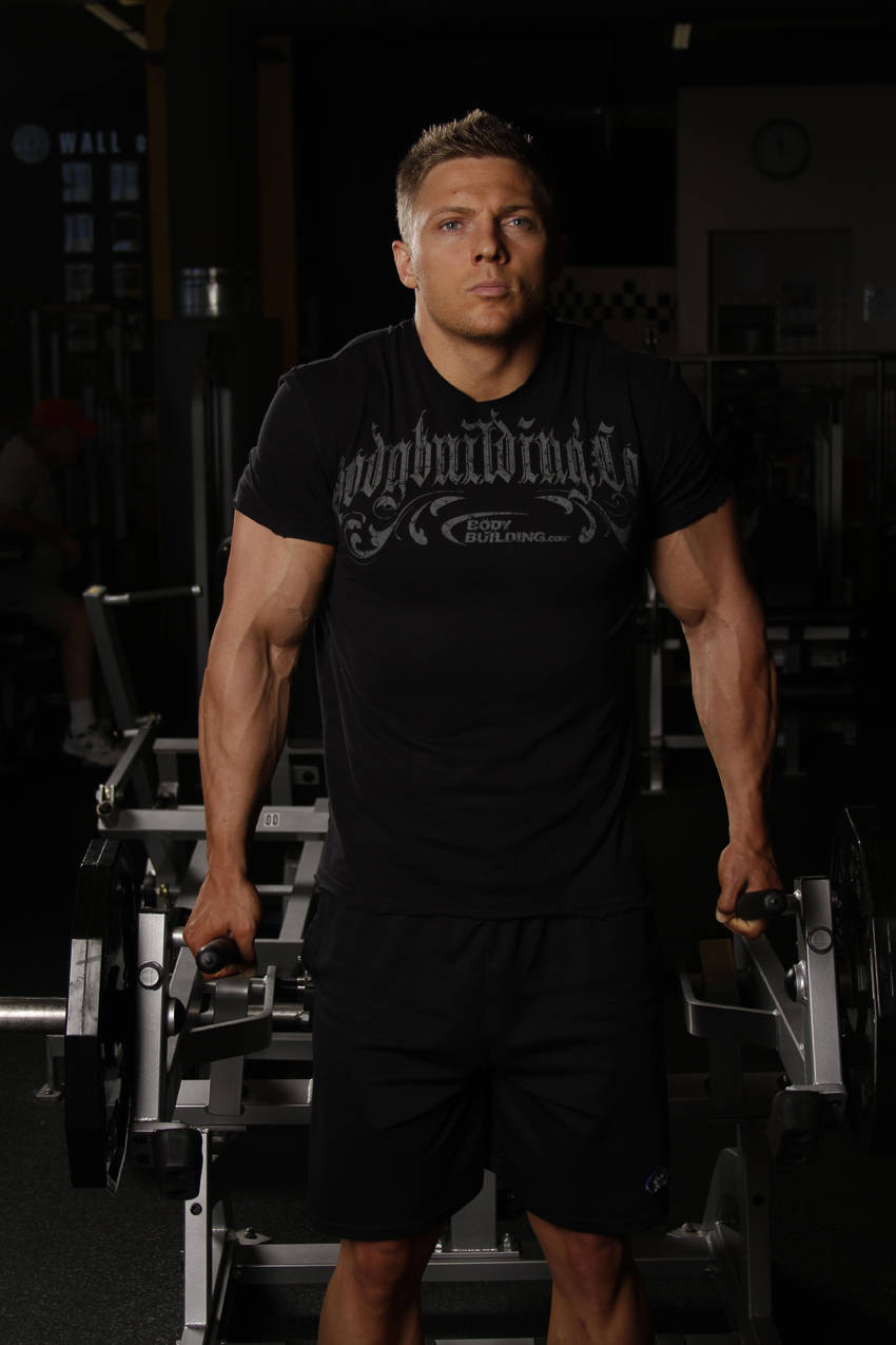 Leverage Shrug — end position