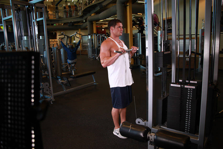 Reverse Cable Curl — starting position